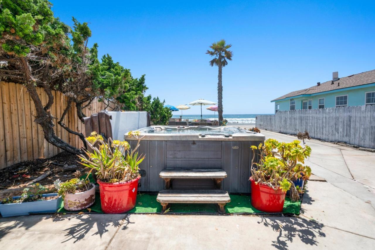 Beachfront Cottage Upper Unit Oceanside Exterior foto