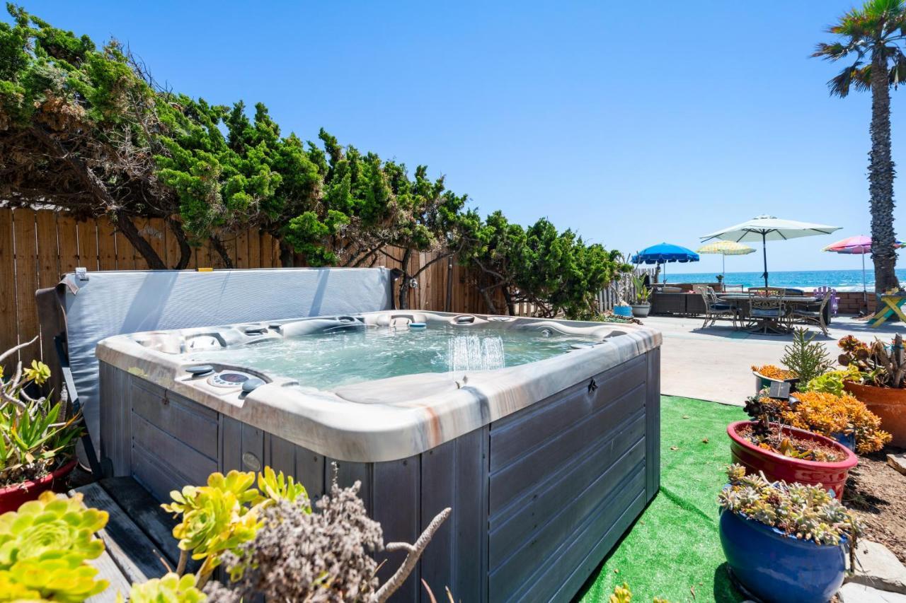 Beachfront Cottage Upper Unit Oceanside Exterior foto